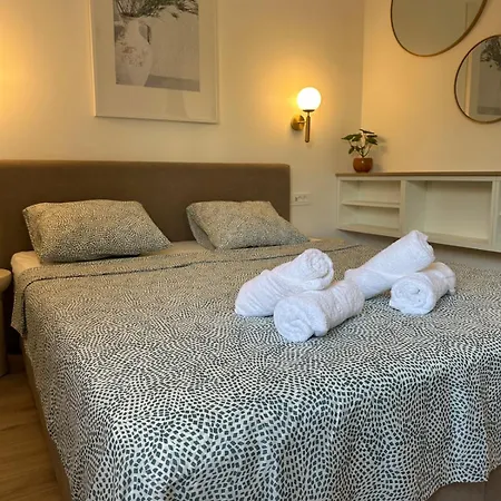 Zen Apartment Split